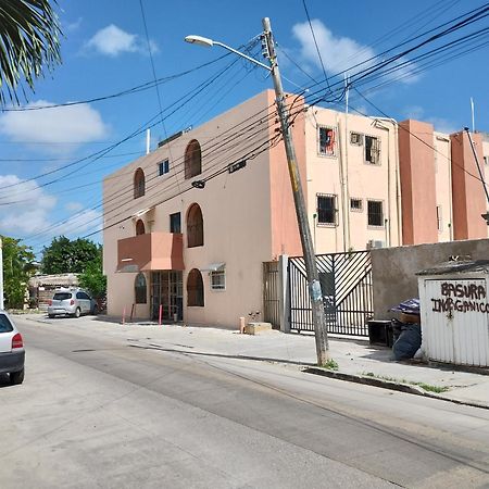 Casa De Huespedes Los Santos Канкун Экстерьер фото